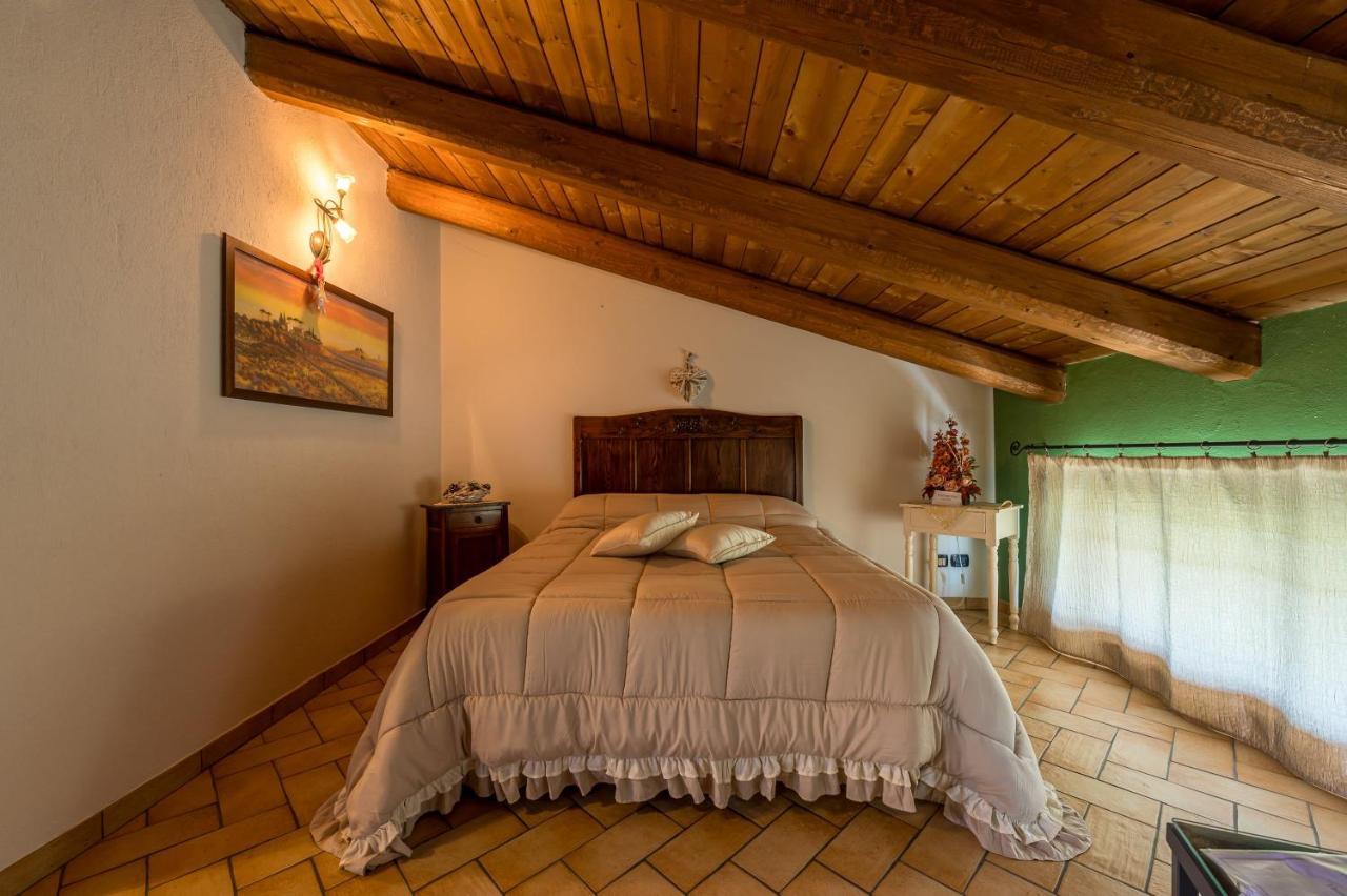 살루초 Agriturismo Il Nido Di Bacco 빌라 외부 사진