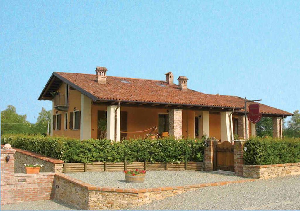 살루초 Agriturismo Il Nido Di Bacco 빌라 외부 사진
